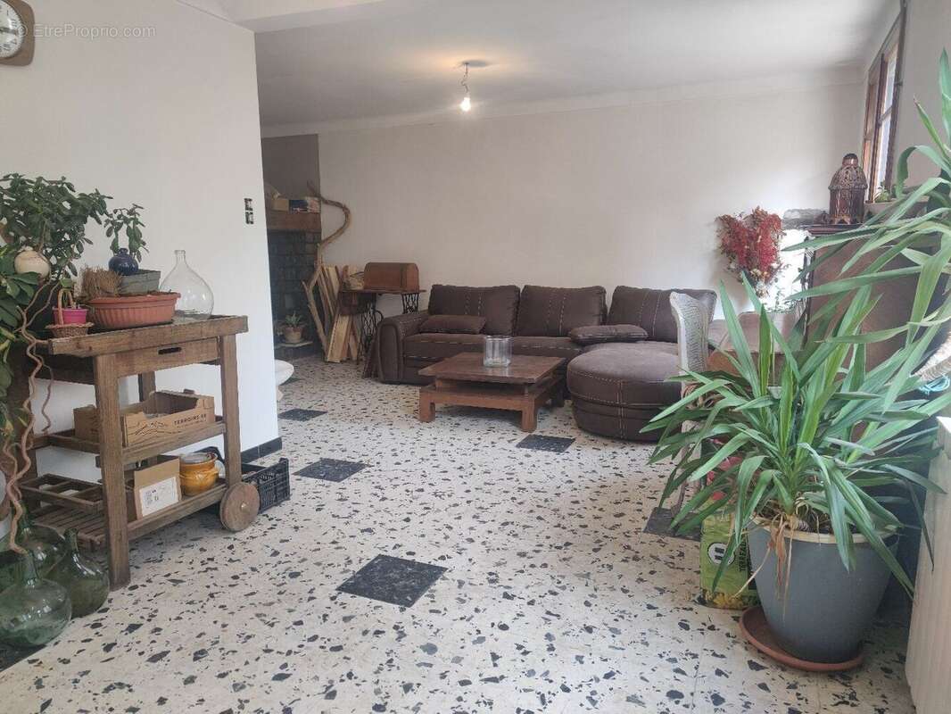 Maison 7 pièces avec grange et terrain de 3800m² - photo 17