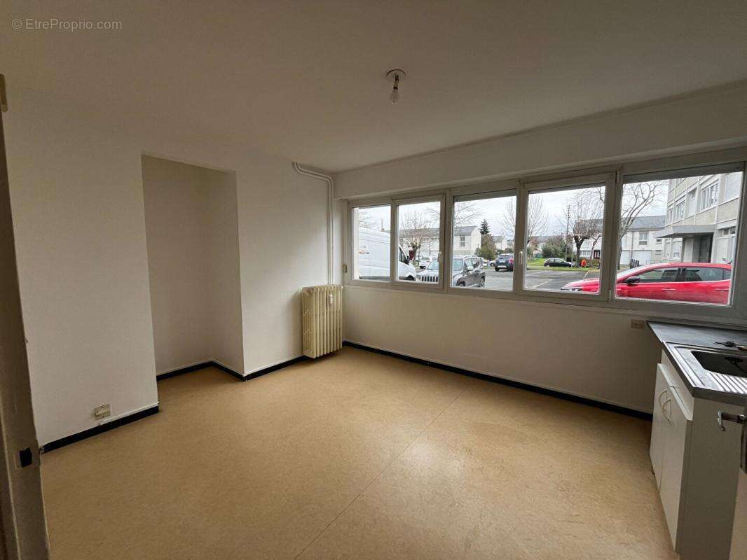 Appartement à LES PONTS-DE-CE