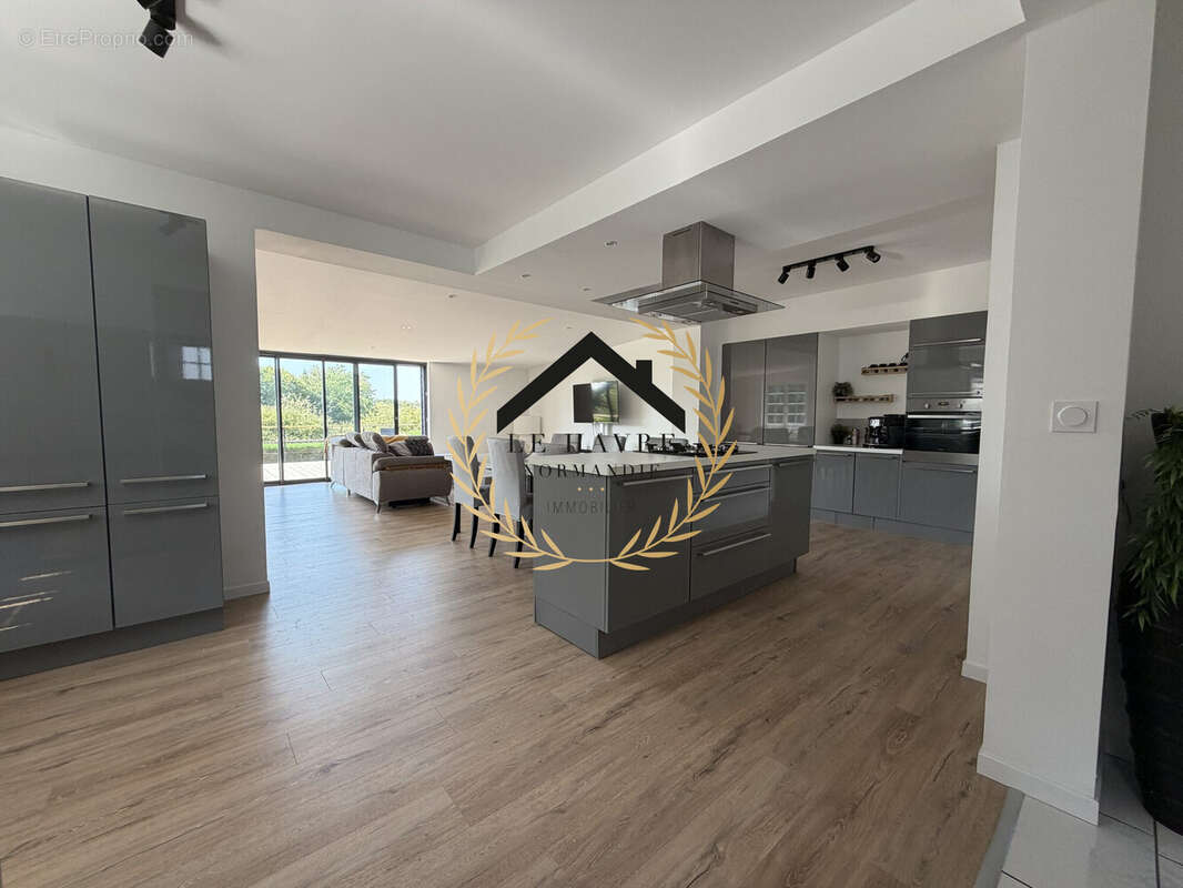 Maison 128 m² à Angerville-La-Martel  - photo 7