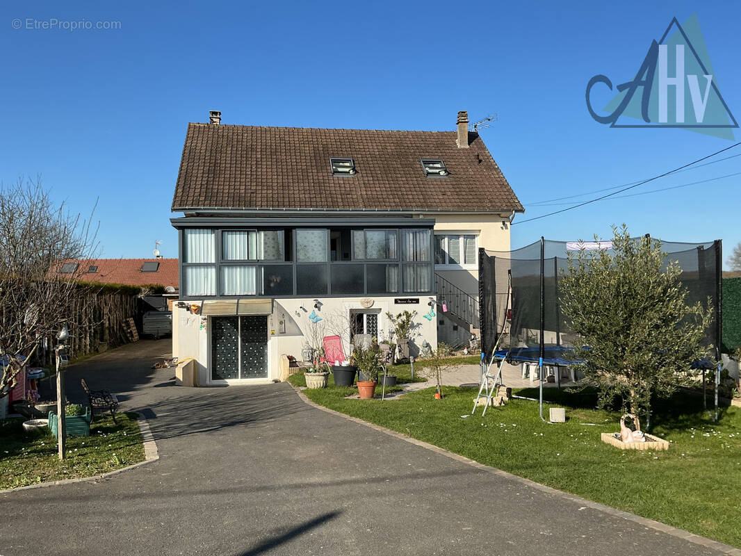 Maison à VERNOU-LA-CELLE-SUR-SEINE