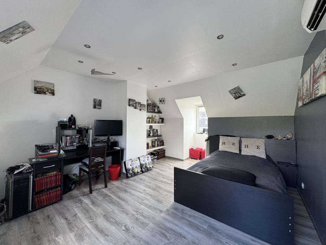 Maison à PONT-SUR-YONNE