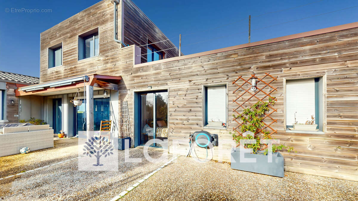 Maison à PREGUILLAC