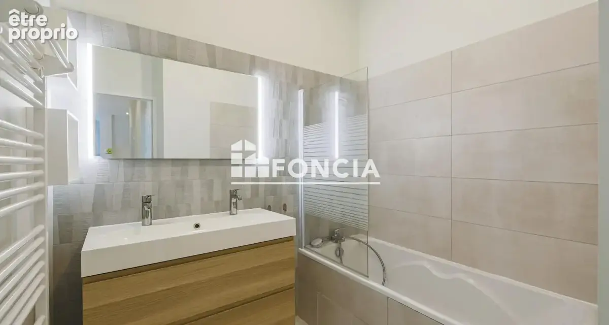 VARCES-ALLIÈRES-ET-RISSET  – T3 65 m² (RDJ de 144 m²) + Cave et Place de parking privative - photo 10