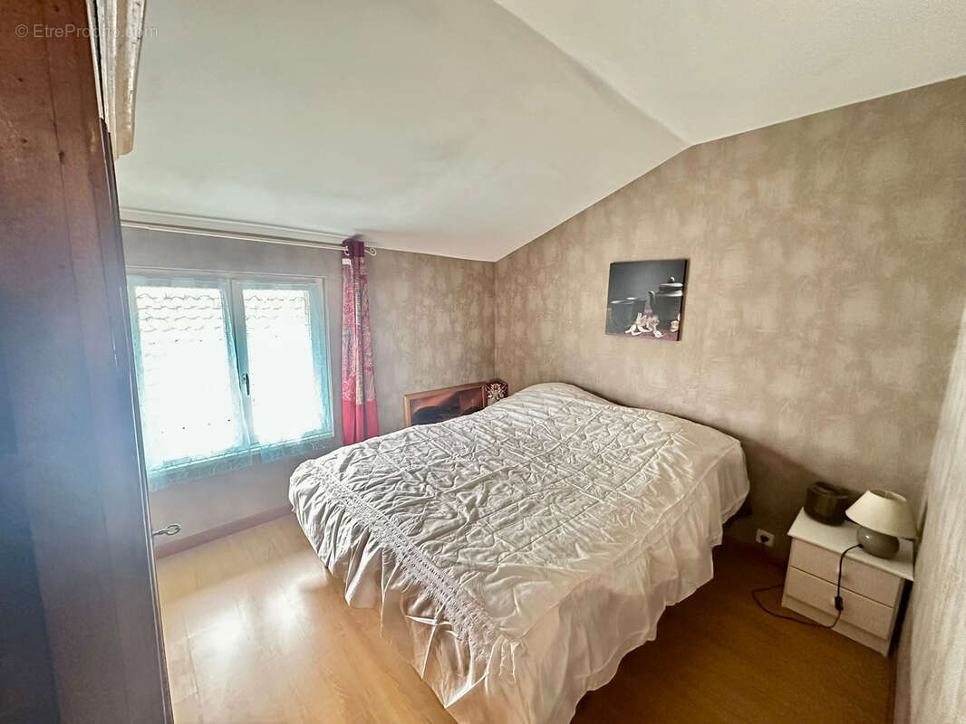 Maison à SAINT-BRESSON