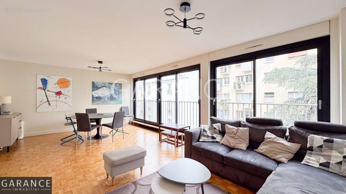 Appartement à PARIS-14E