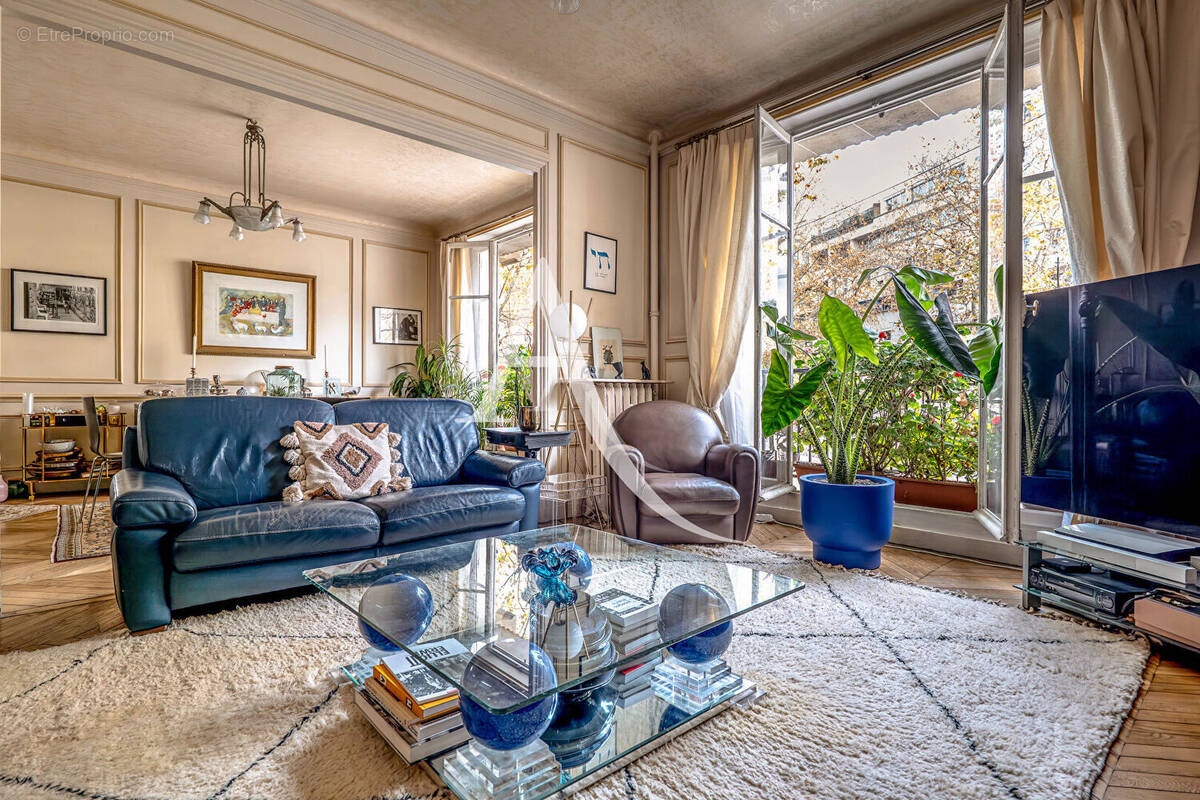 Appartement à PARIS-11E