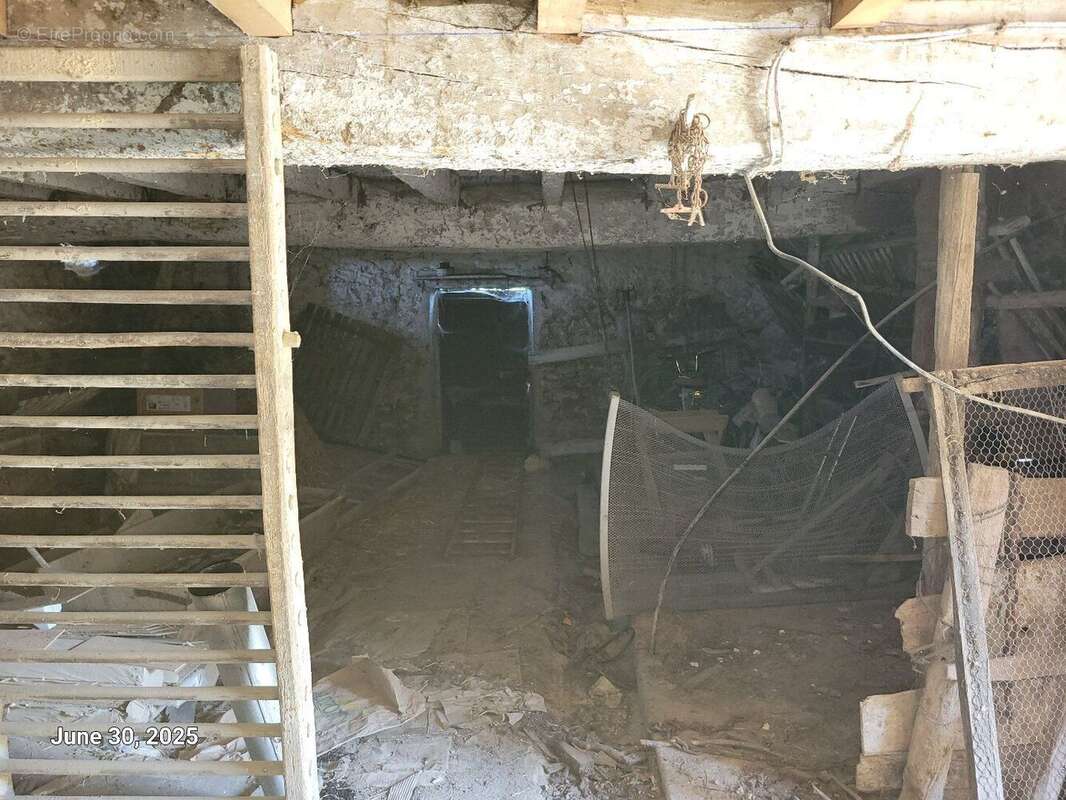 Un corps de ferme avec dépendances - 7kms de Villefranche de Rouergue - photo 7