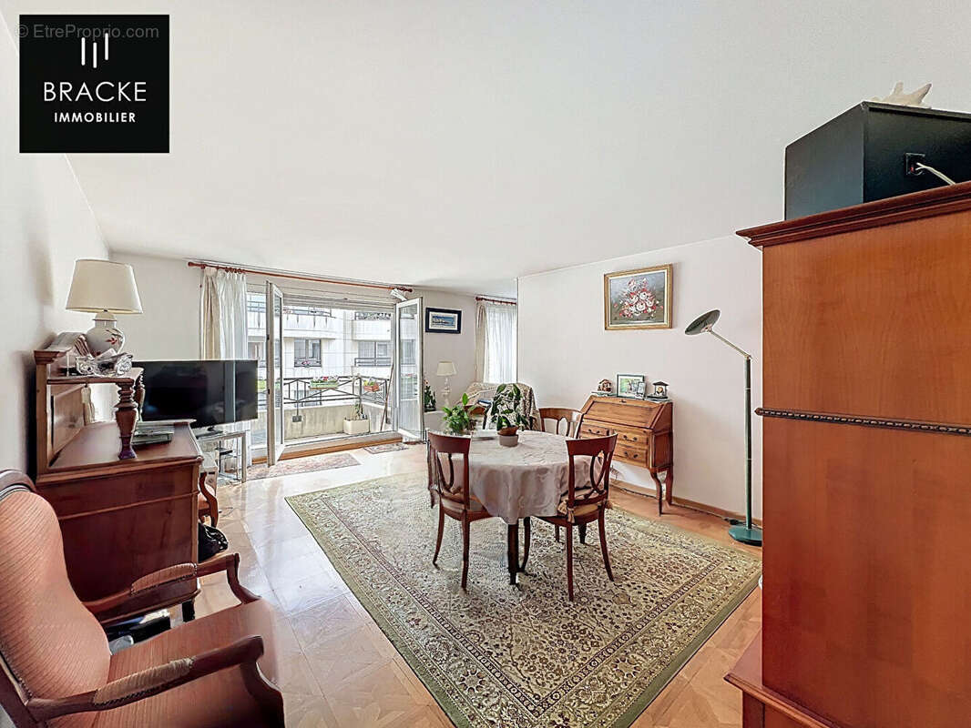 Appartement à COURBEVOIE