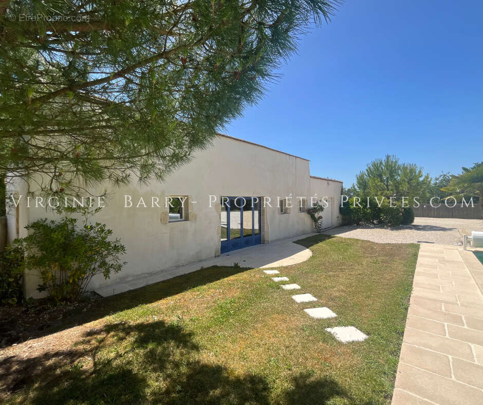 Magnifique maison t5 avec piscine et dependances - photo 15