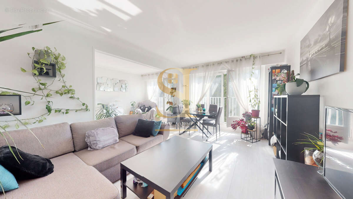 Appartement à CHILLY-MAZARIN