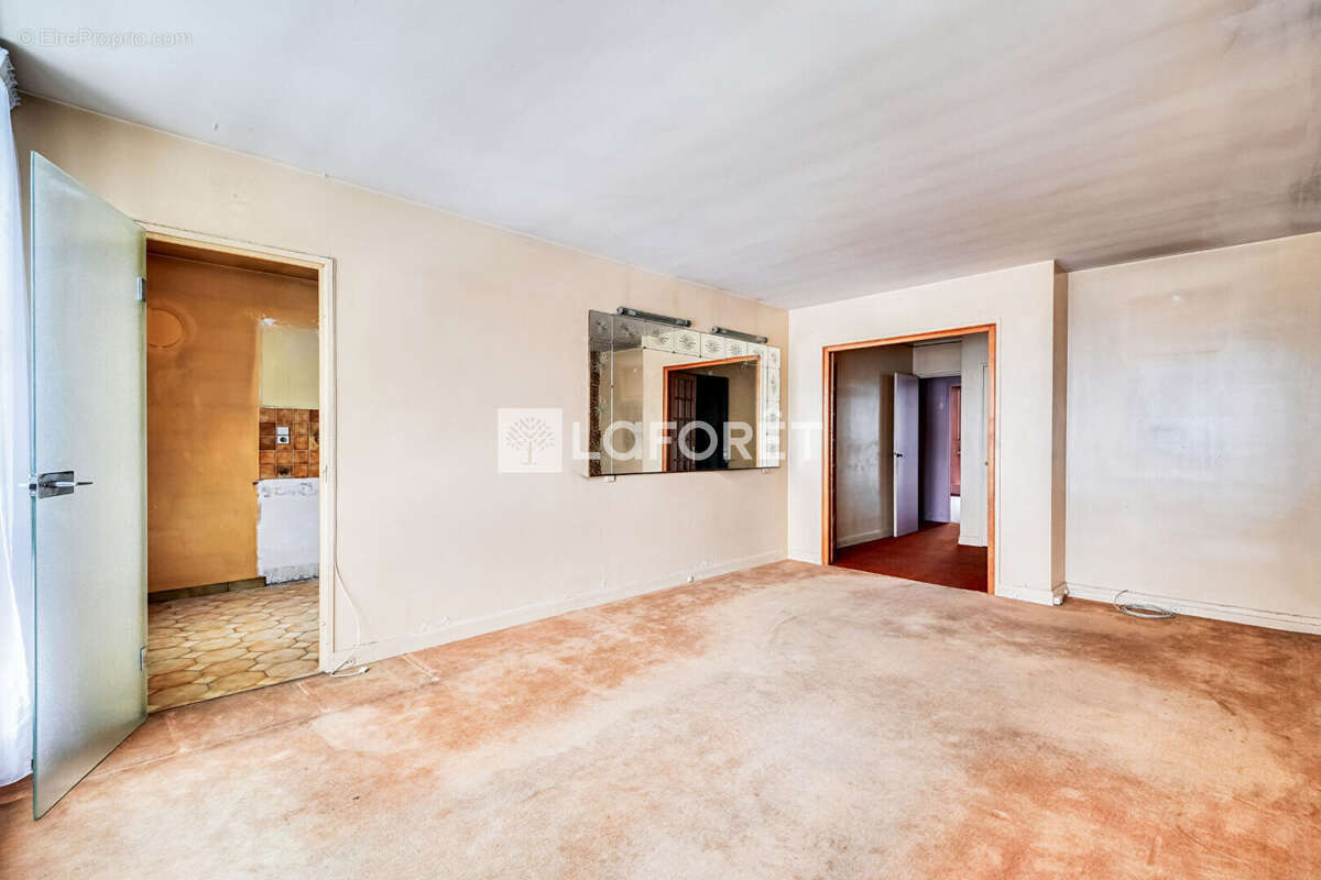 Appartement à PARIS-14E