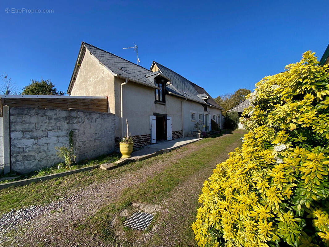 Maison à VEZIN-LE-COQUET