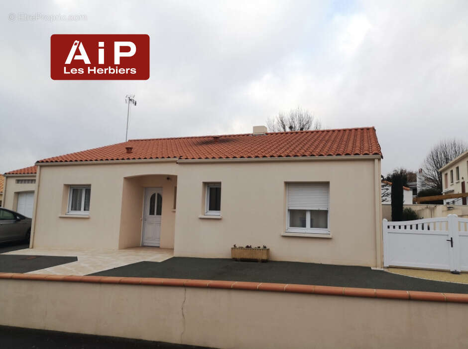 Maison à LES HERBIERS