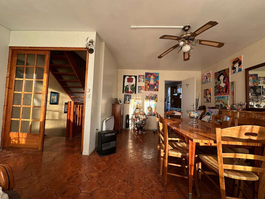 Maison à SAVIGNY-LE-TEMPLE