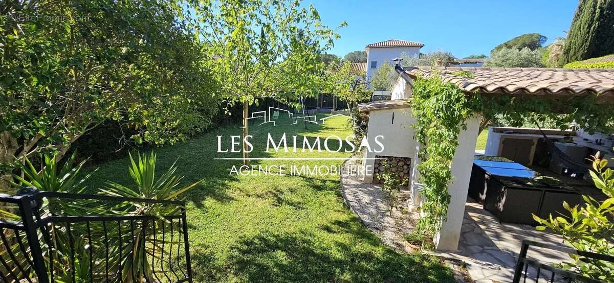 Maison à PUGET-SUR-ARGENS