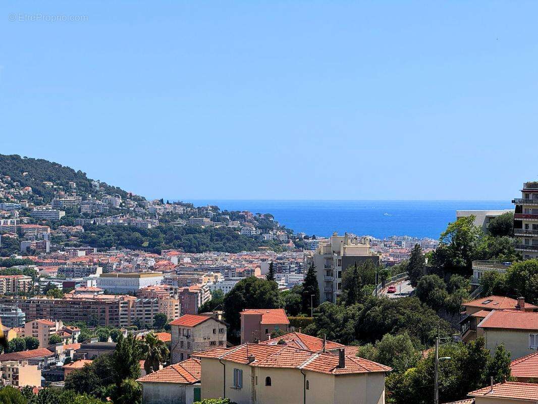 Nice cimiez – 3 pièces avec aperçu mer et parking - photo 2