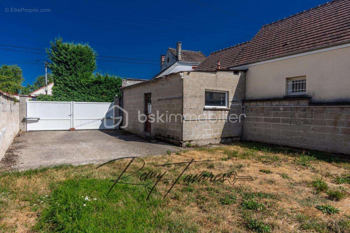 EXCLUSIVITÉ - Elégante Maison en Pierre de Meulière avec Grand Jardin - 5 min à pied de la Gare - photo 29