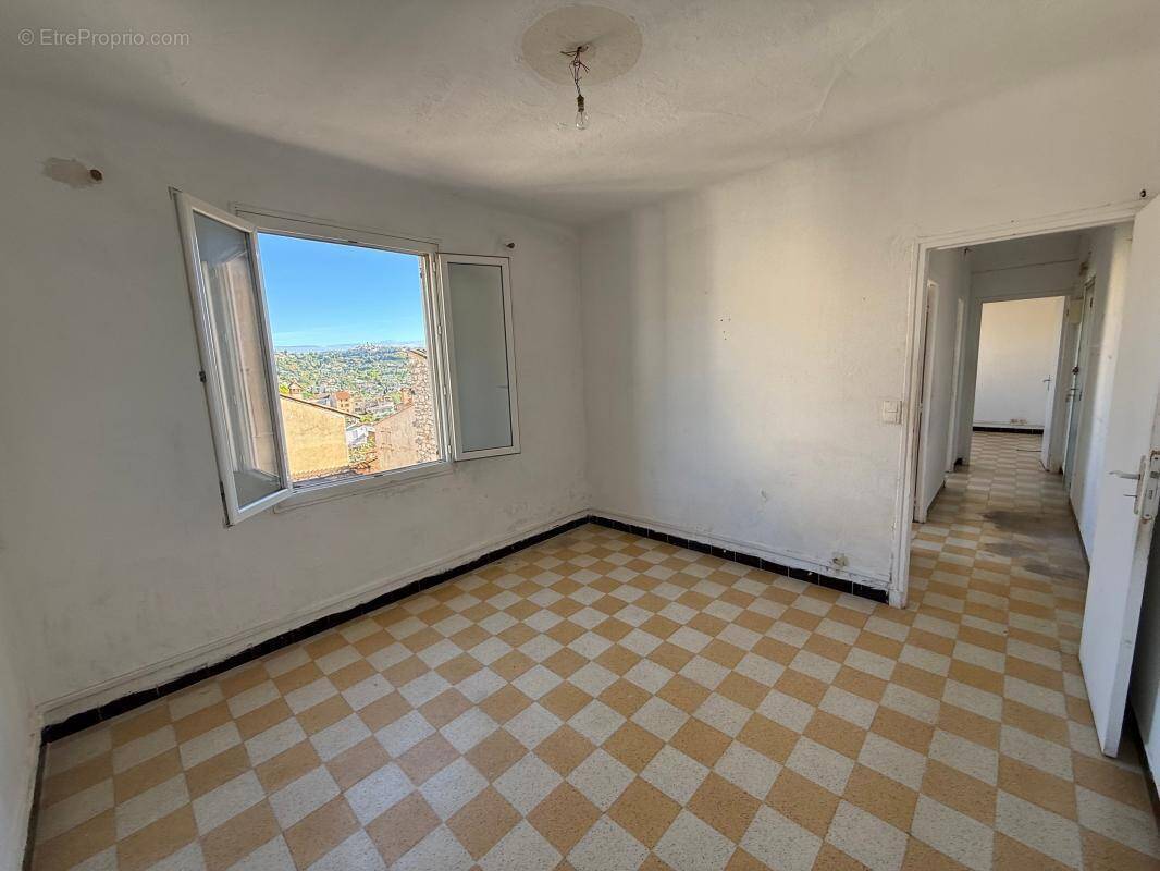 Appartement à LA COLLE-SUR-LOUP