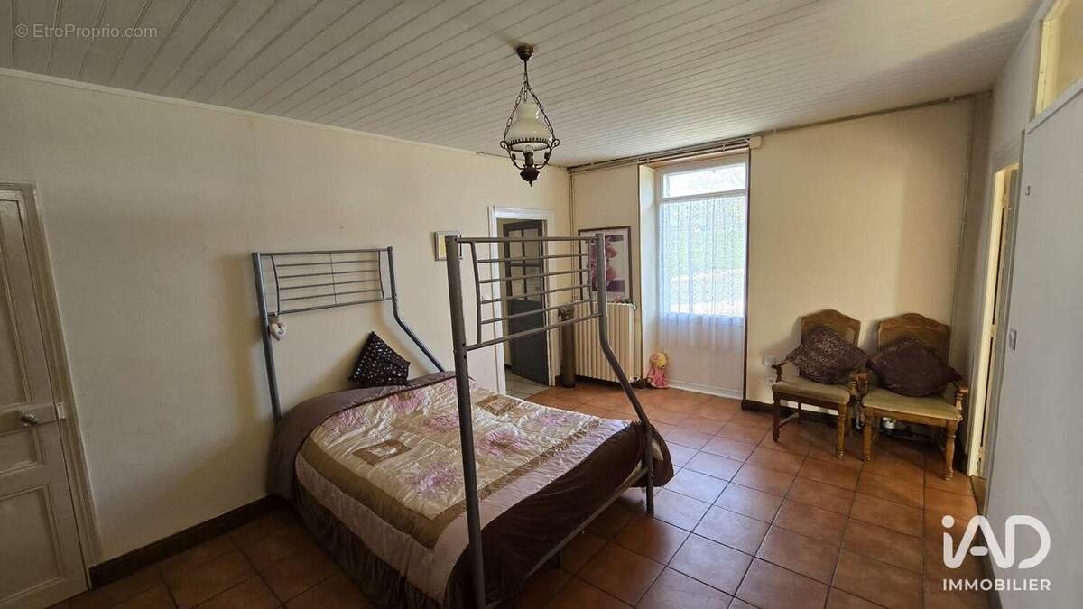 Maison 150 m² à Champniers  - photo 7