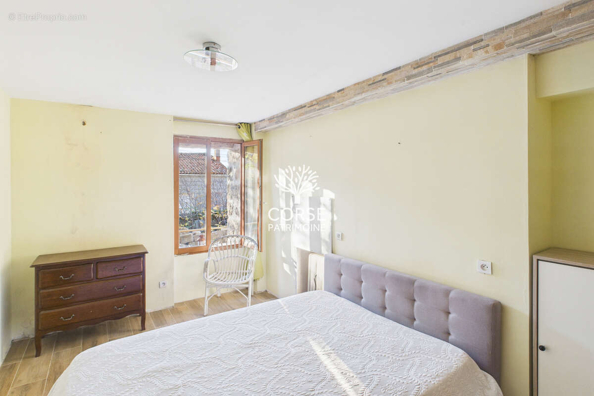 Appartement à MONACIA-D&#039;AULLENE