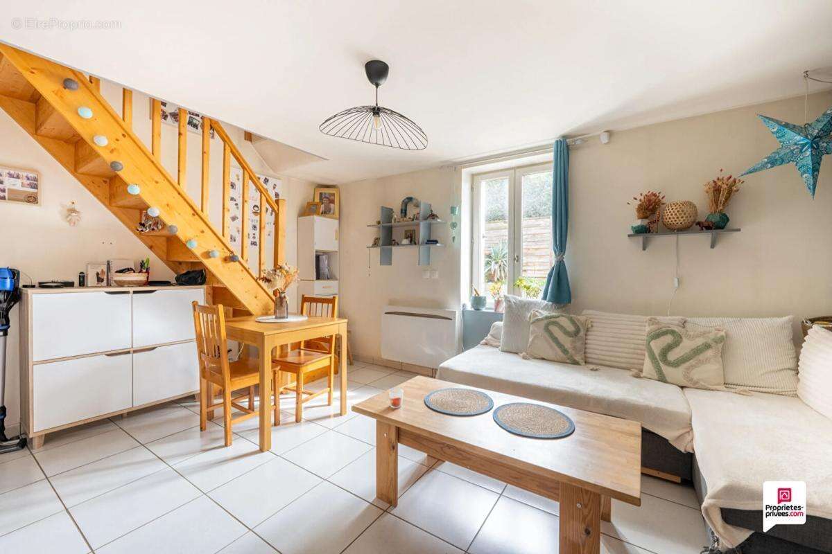 Maison à LES MUREAUX