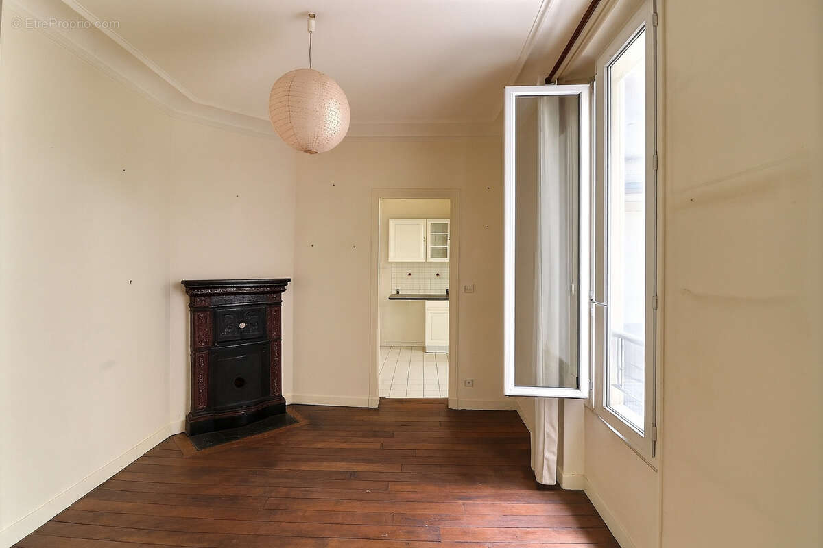 Appartement à PARIS-14E