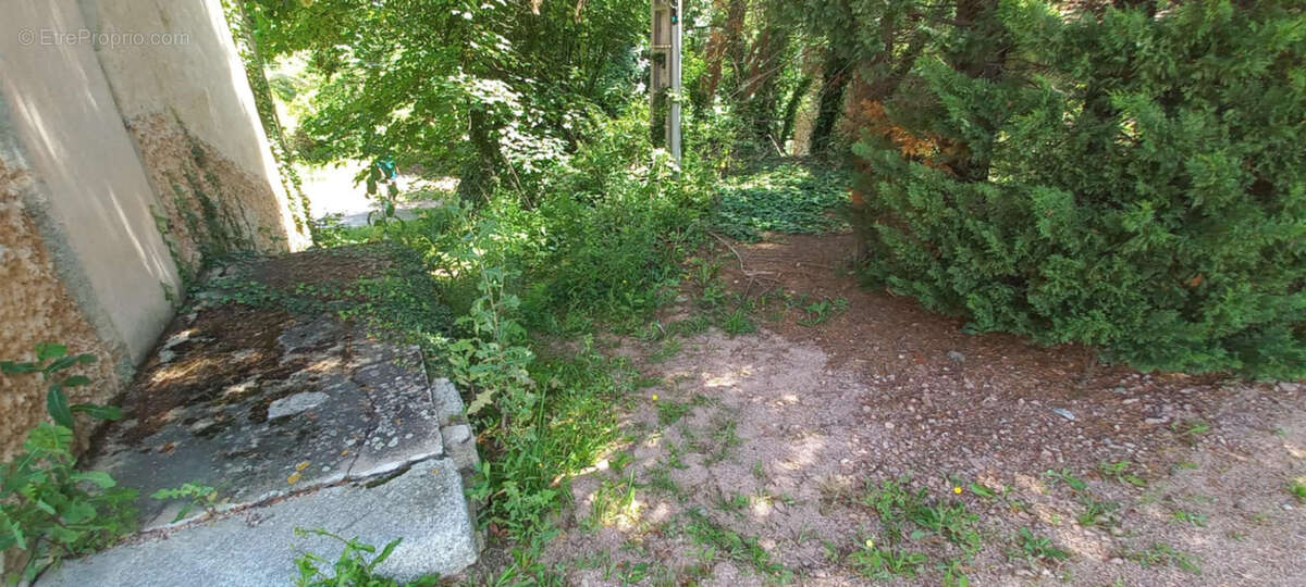 Appartement à LA PACAUDIERE