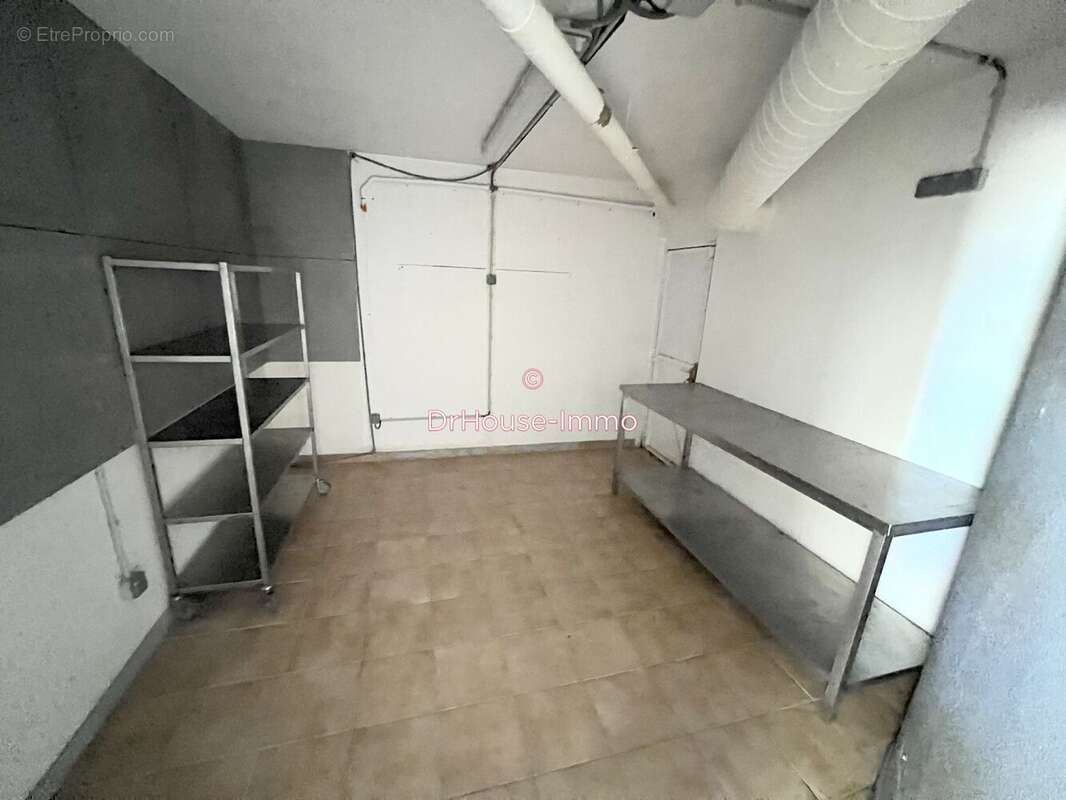 Commerce 91 m² à Le Grau-Du-Roi  - photo 17