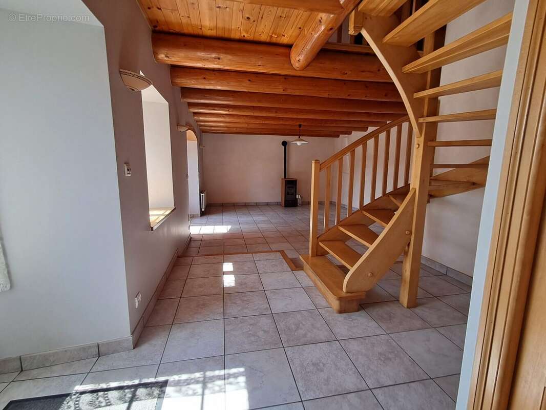 Maison 135 m² à Usson-En-Forez  - photo 5