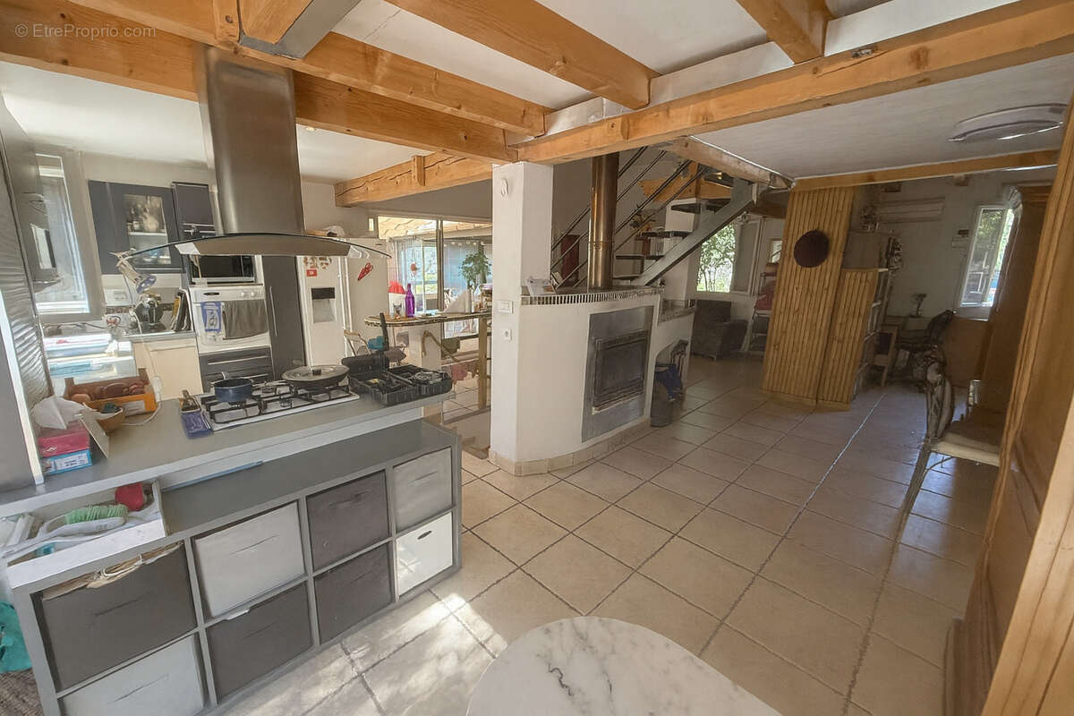 Maison à SOLLIES-PONT