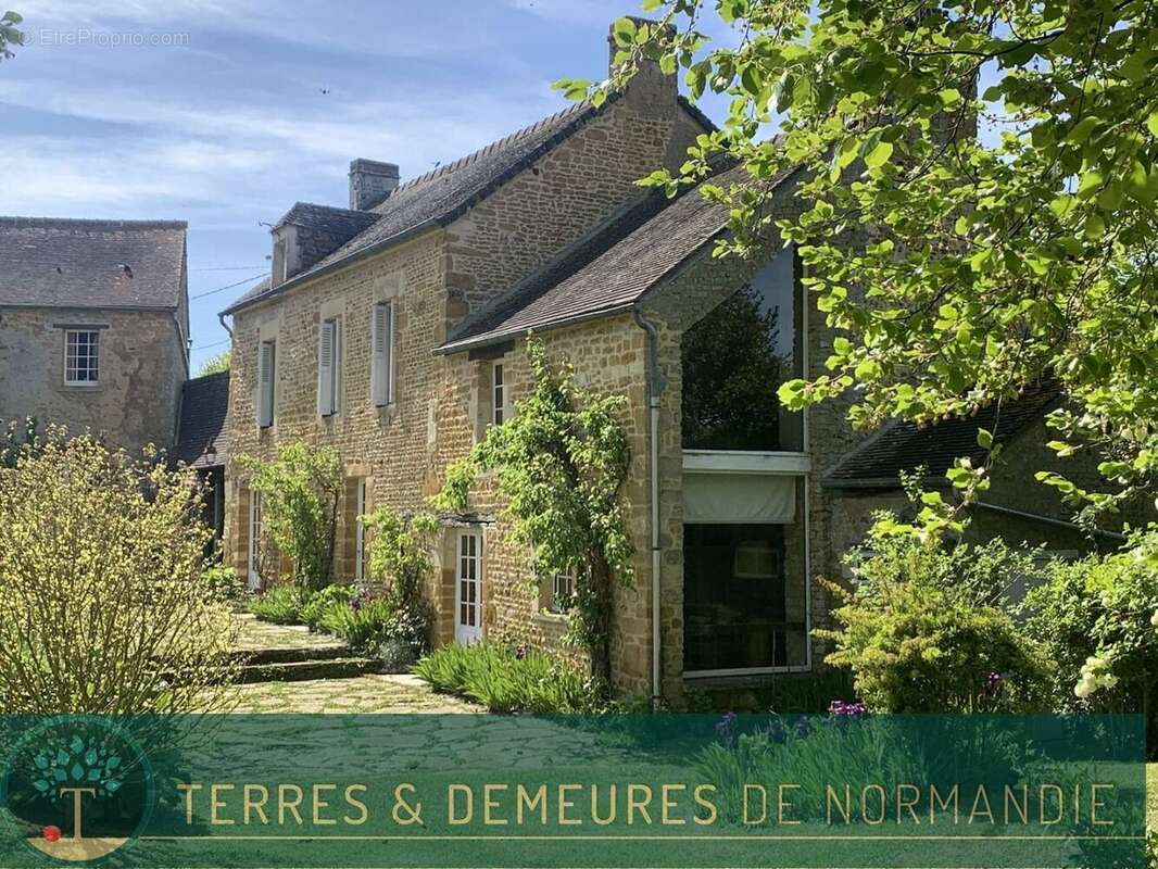 Maison à MESLAY