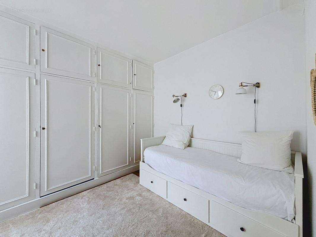 Appartement à PARIS-8E