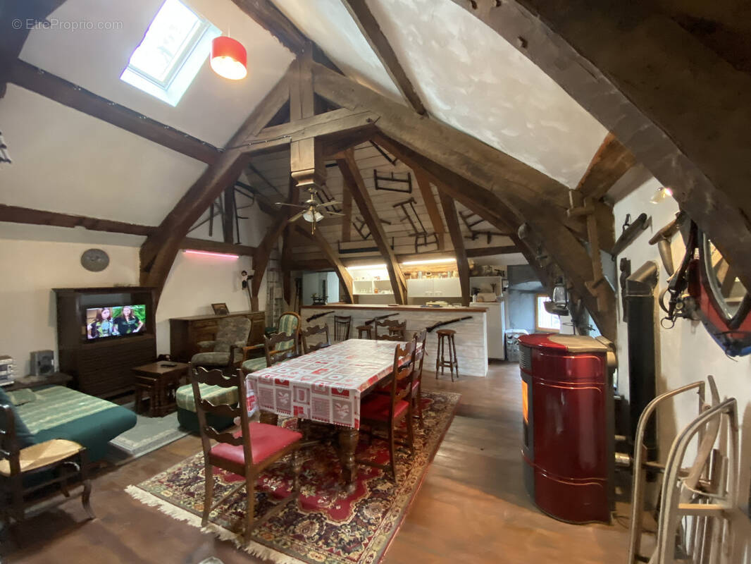 Appartement à BESSE-ET-SAINT-ANASTAISE