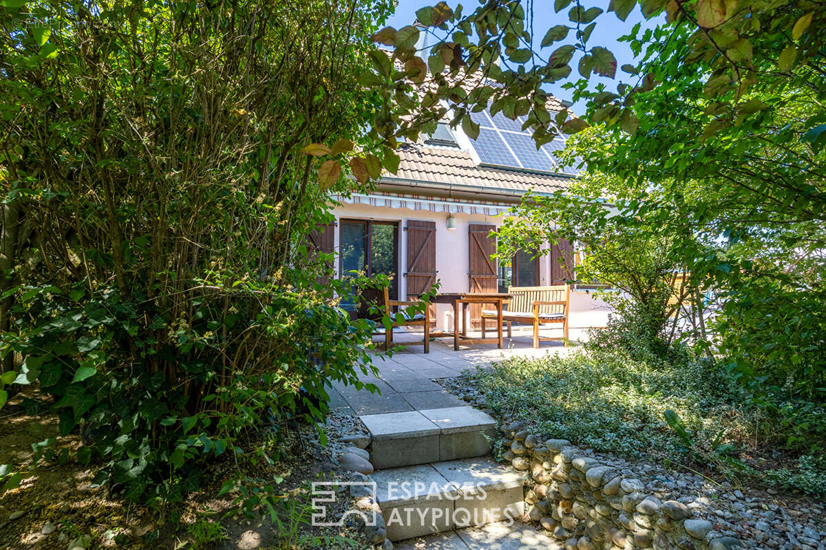Maison familiale avec jardin arboré - photo 2