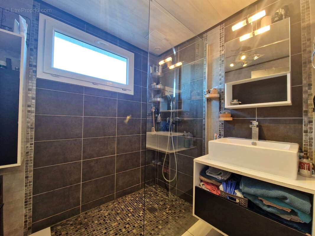 Maison à NEUILLY-LA-FORET