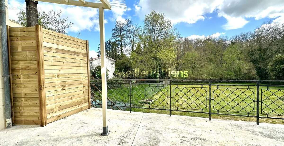 Appartement à LA CHAPELLE-DES-POTS