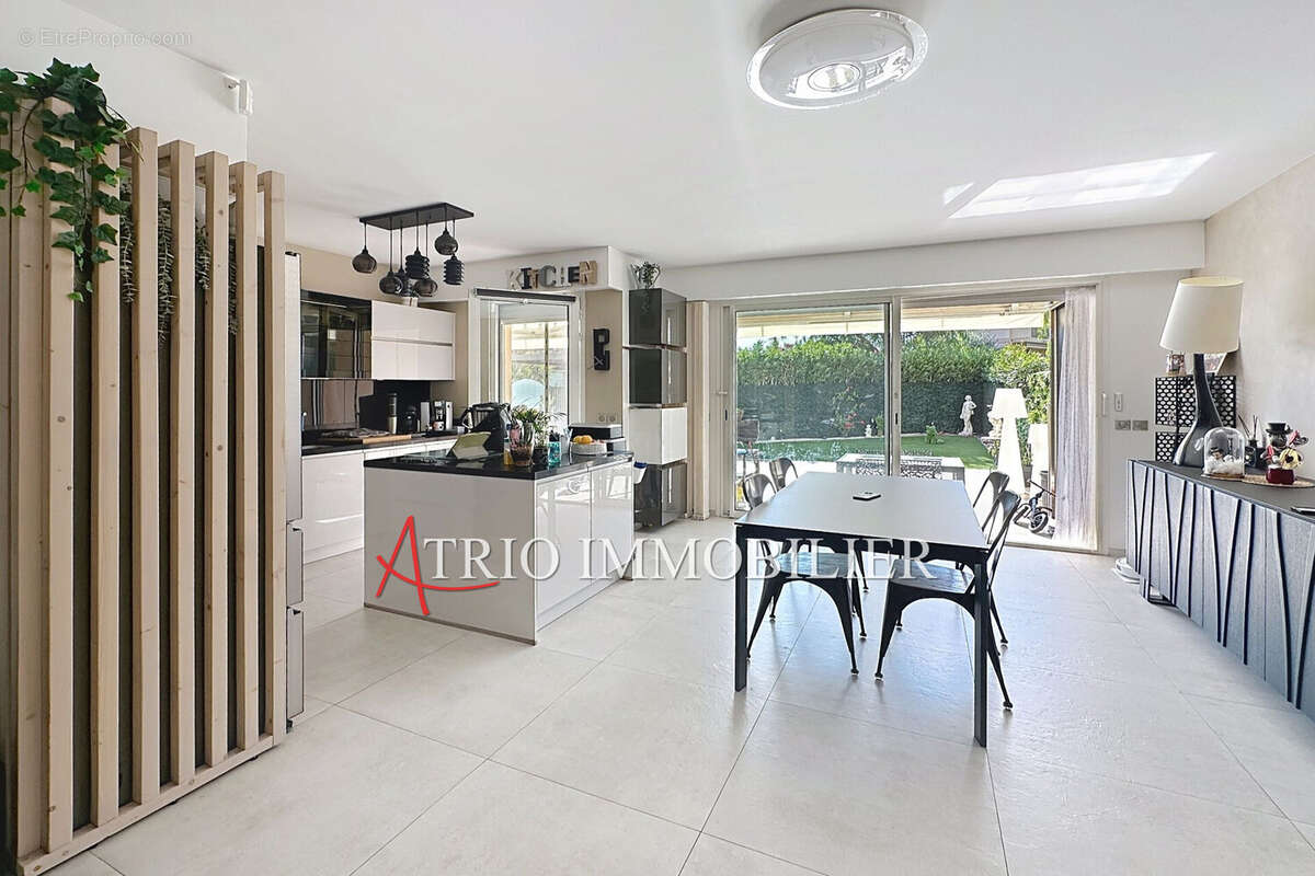 Appartement à SAINT-LAURENT-DU-VAR