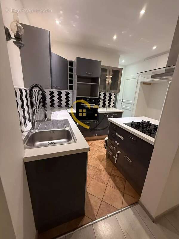 Appartement à PARIS-14E