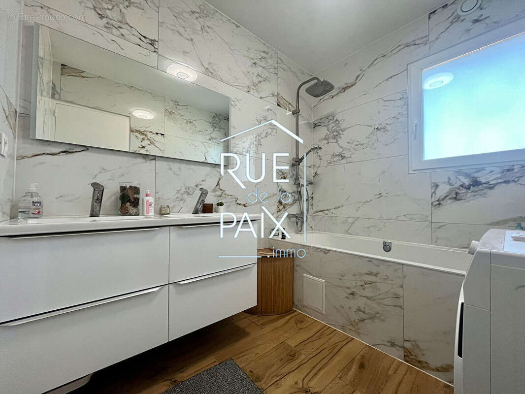 Maison rénovée de 111.79 m2 - photo 6