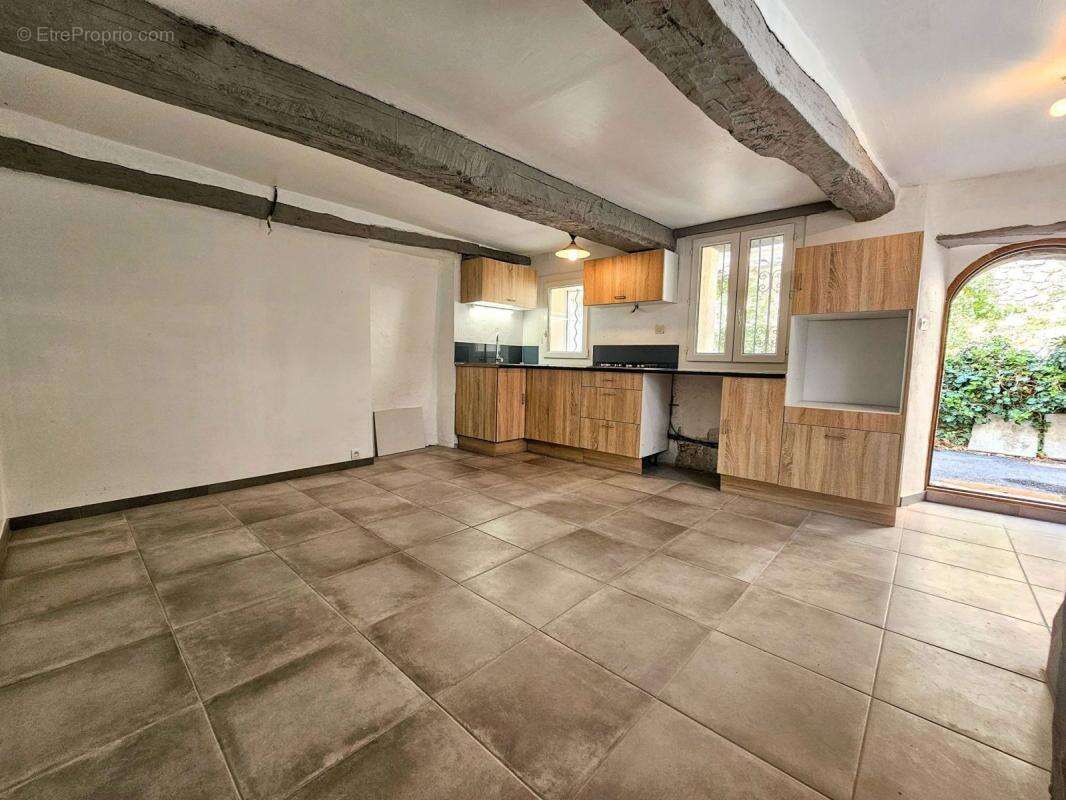 Maison à ESCRAGNOLLES