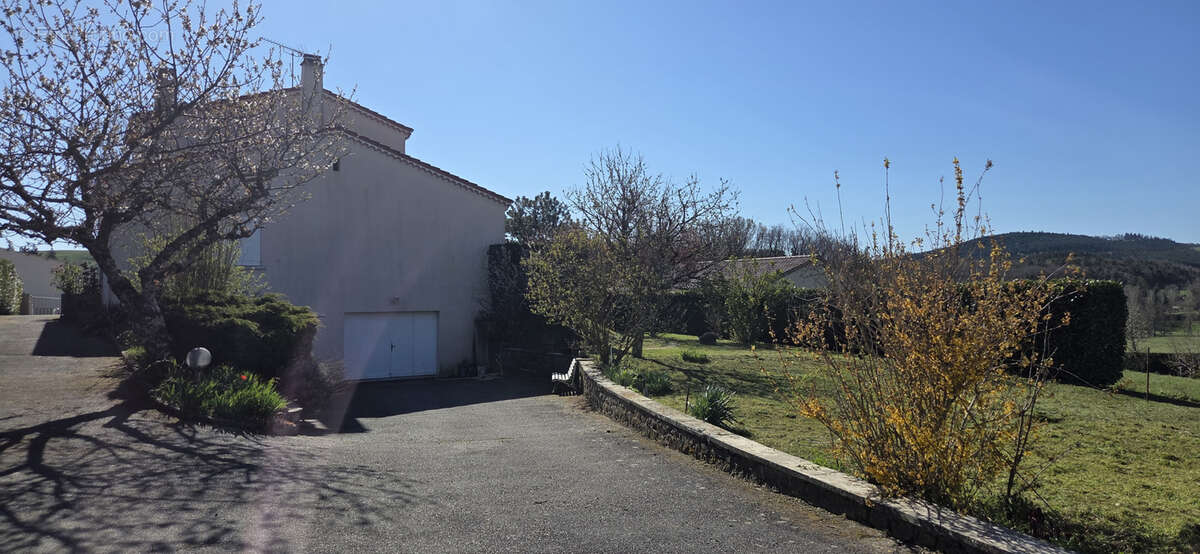 Maison à ALBOUSSIERE