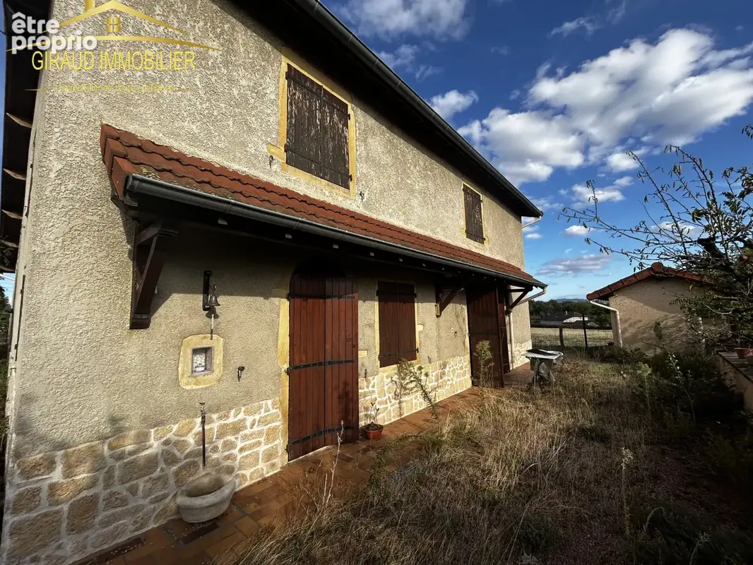 Photo Maison à Saint-Denis-De-Cabanne au prix de 155 000€