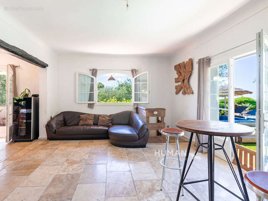 Mas provençal avec piscine - 156,43 m² développés - Fort potentiel d'aménagement - La Gaude - photo 5