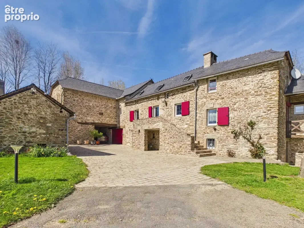 Maison à LA SALVETAT-PEYRALES