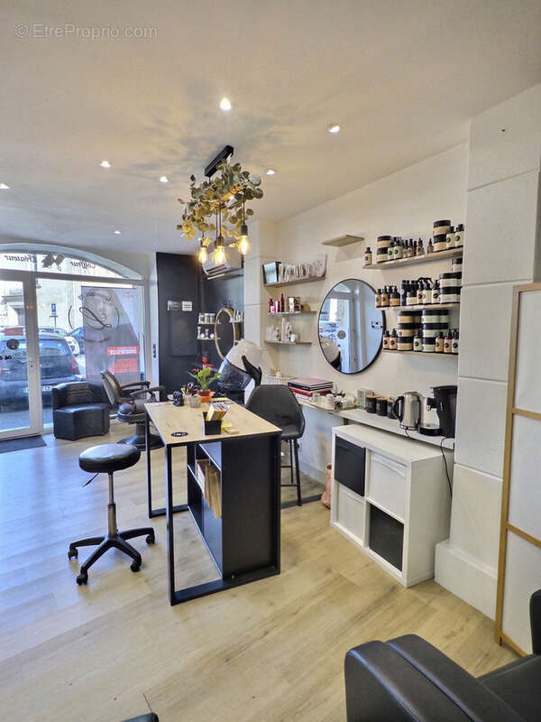 Commerce à MUDAISON