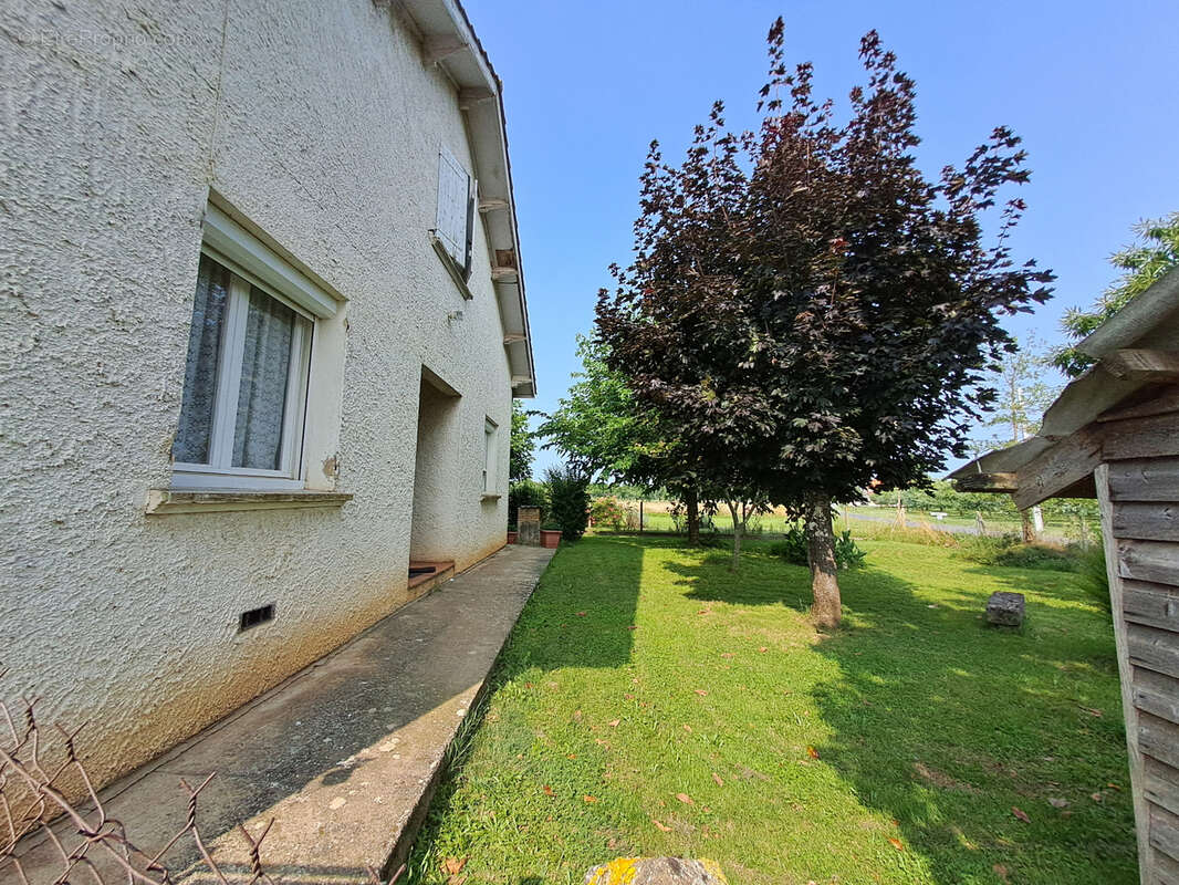 Maison à SAINTE-LIVRADE-SUR-LOT