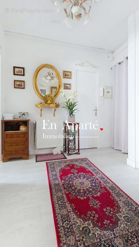 Appartement à DONVILLE-LES-BAINS