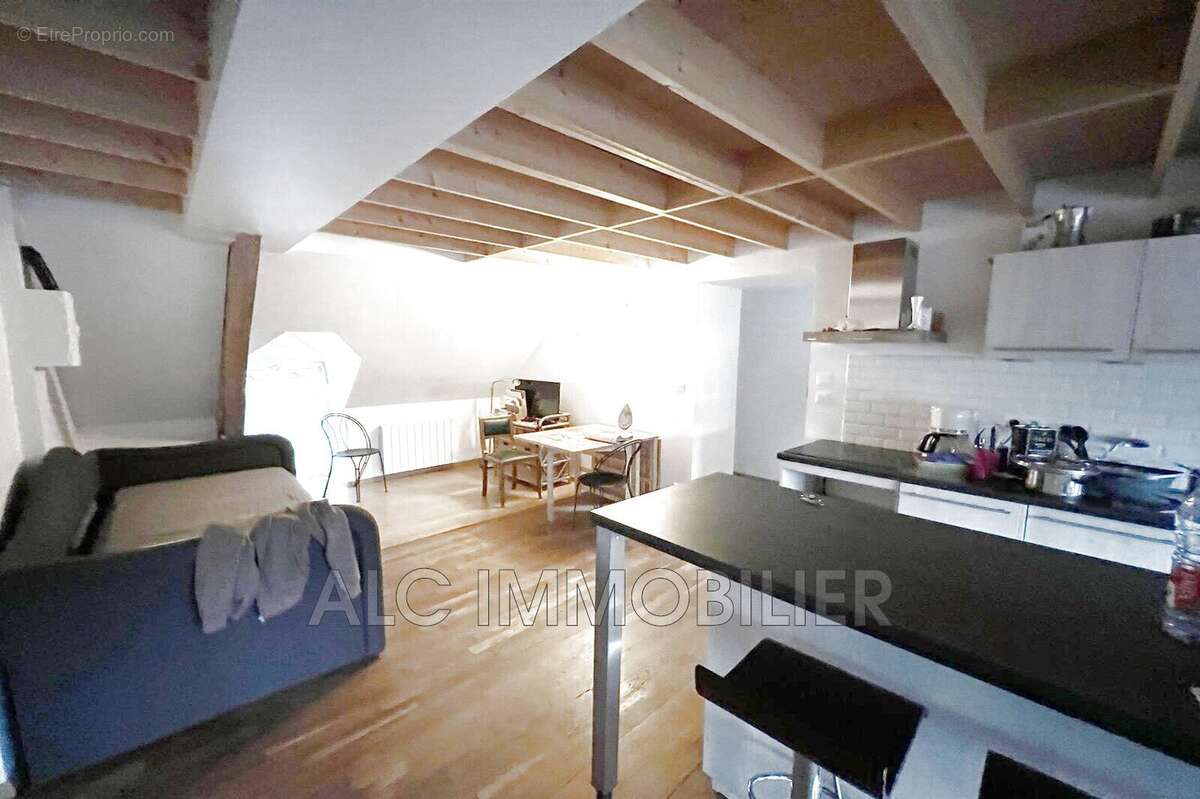 Maison 180 m² à Saint-Ceneri-Le-Gerei  - photo 7