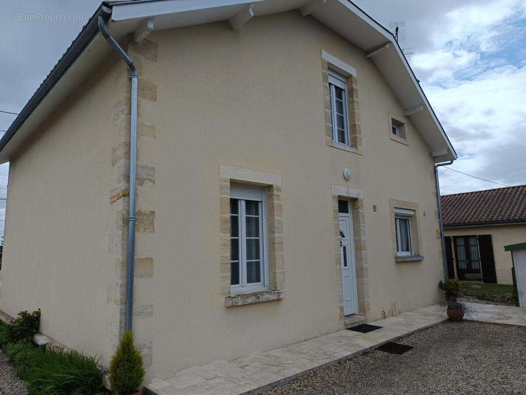 Maison 121 m² à Saint-Medard-De-Guizieres  - photo 19