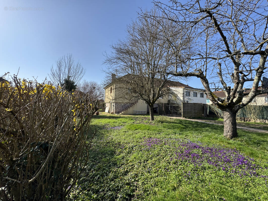 Maison à CHATENOY-LE-ROYAL